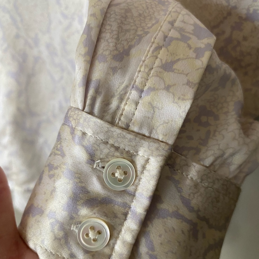 RAILS Pearl Top 100% Silk Boa Cream Snakeskin Print Blouse Size Small - Picture 6 of 8